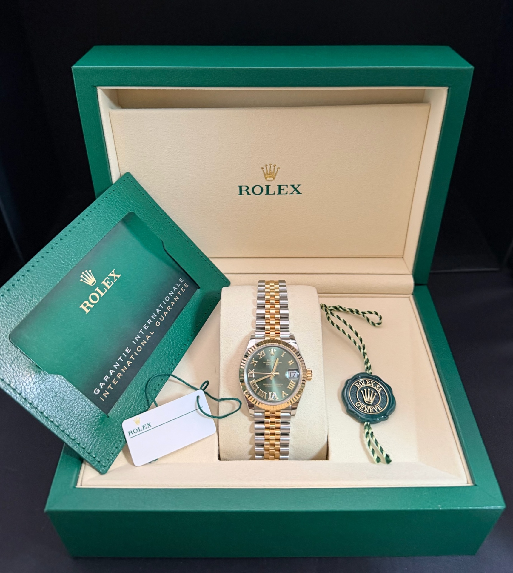 Rolex Datejust 31 278273 with original green Rolex presentation box, International Guarantee card, and Rolex Geneve seal