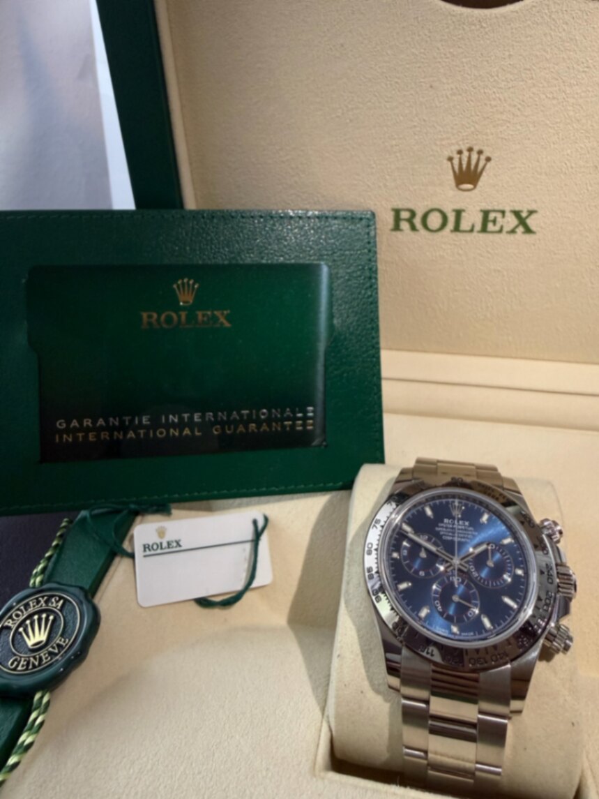 Rolex Daytona 116509 white gold blue dial with International Guarantee card and Superlative Certified seal in Rolex presentation box