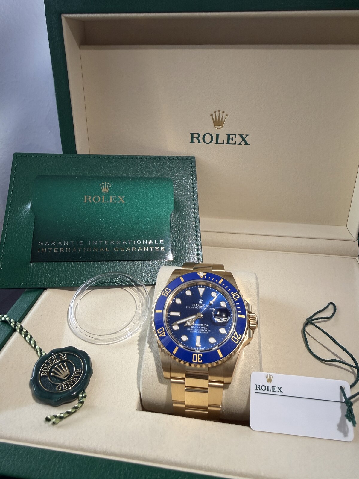 Rolex Submariner 126618LB in original green Rolex presentation box with Superlative Certified seal