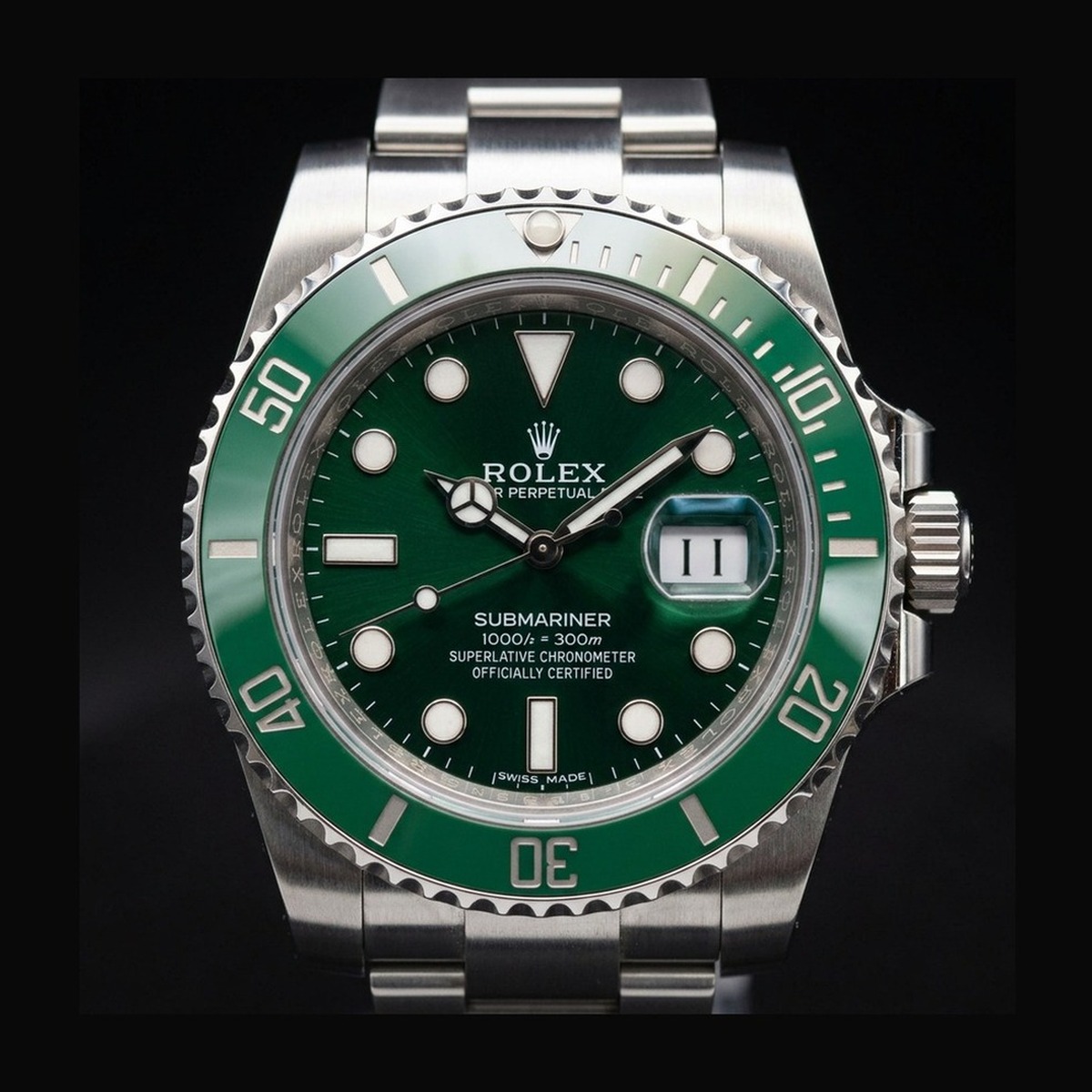 2017 Rolex Submariner Date 116610LV Hulk Oystersteel with green sunburst dial and green Cerachrom bezel