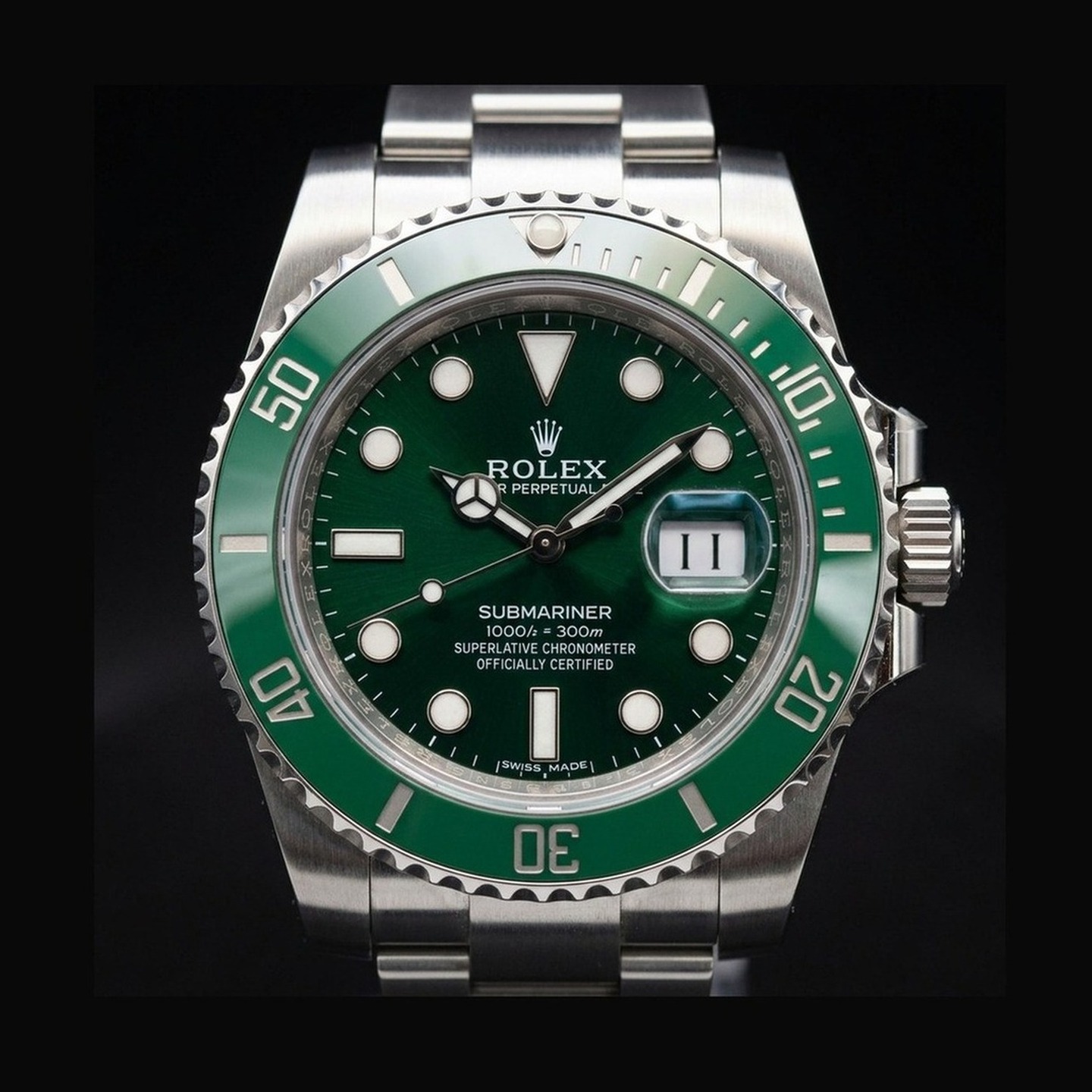 2017 Rolex Submariner Date 116610LV Hulk Oystersteel with green sunburst dial and green Cerachrom bezel