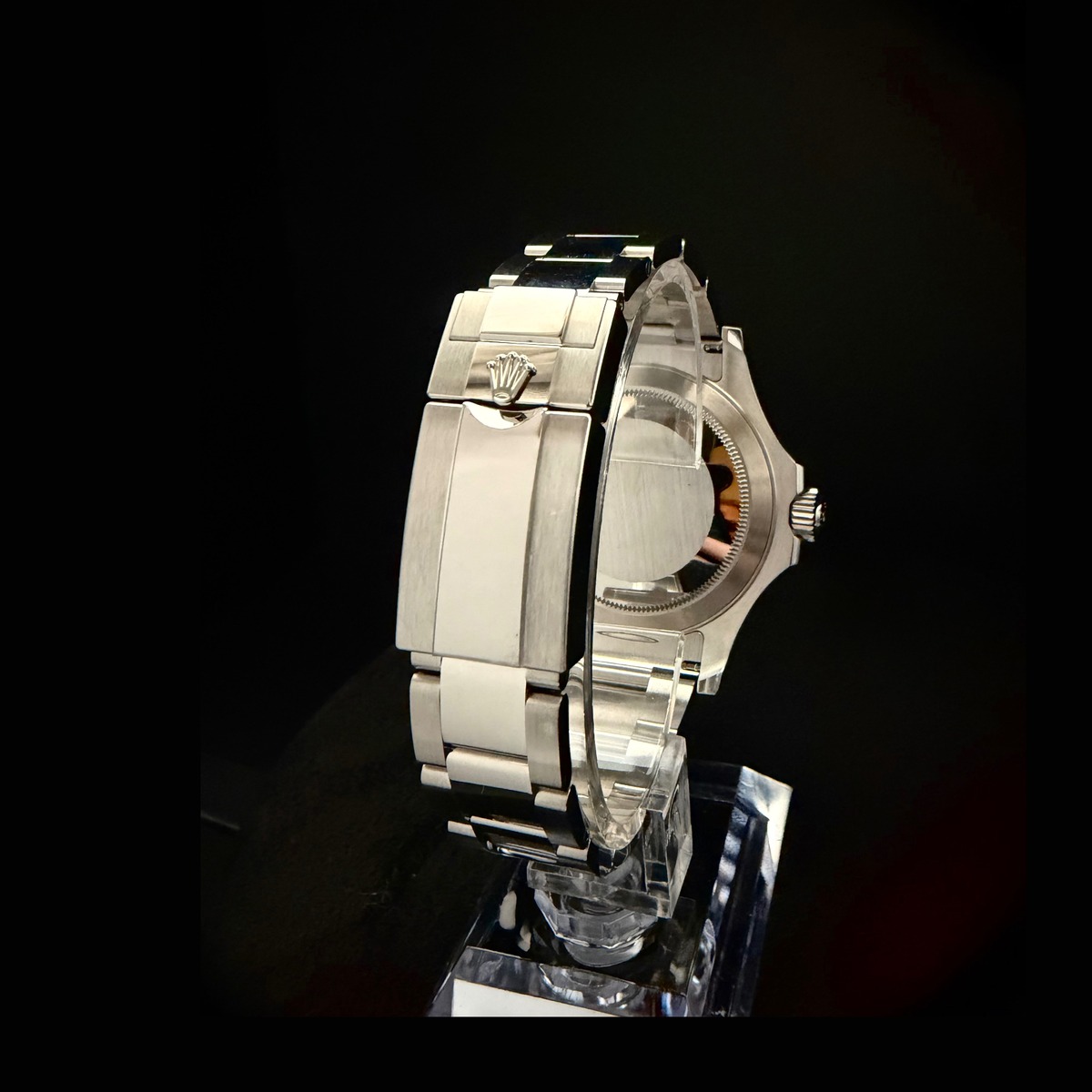 Rolex Yacht-Master 40 126622 caseback view with Oyster bracelet and clasp